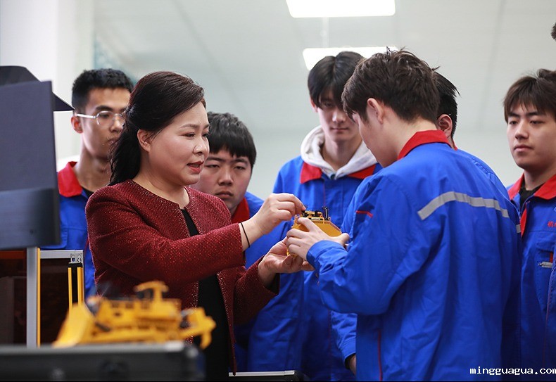 名师铸匠魂 实战育英才